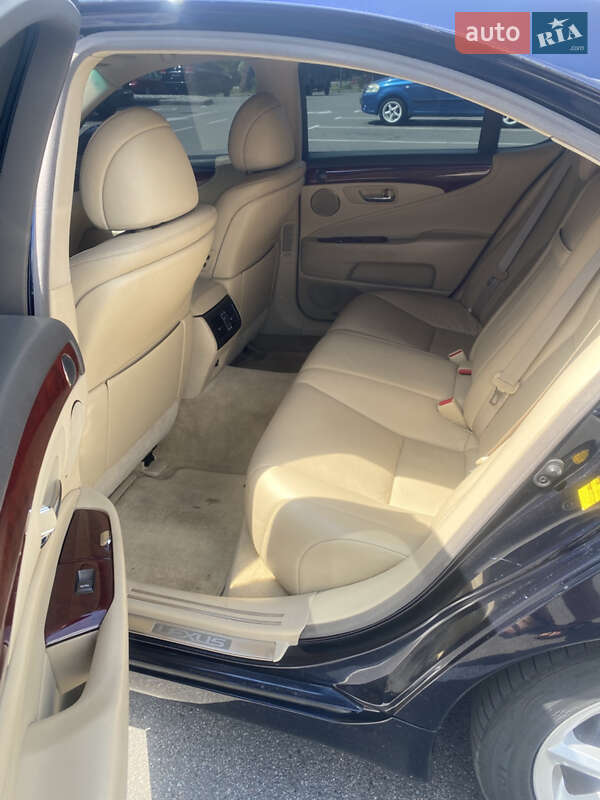 Седан Lexus LS 2008 в Киеве