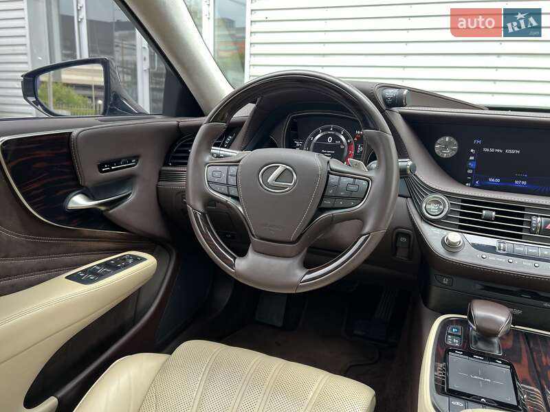 Седан Lexus LS 2018 в Киеве