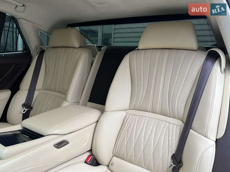 Седан Lexus LS 2018 в Киеве