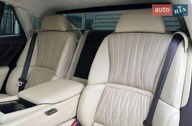 Седан Lexus LS 2018 в 