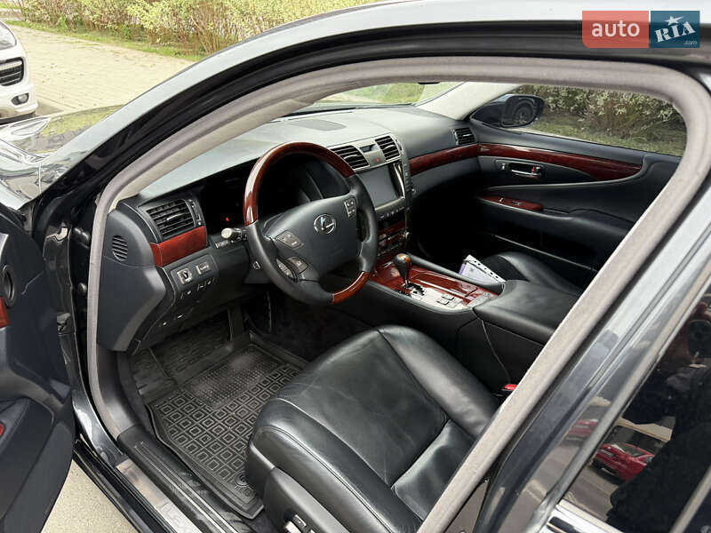 Седан Lexus LS 2007 в Киеве