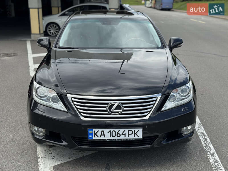Седан Lexus LS 2012 в Киеве
