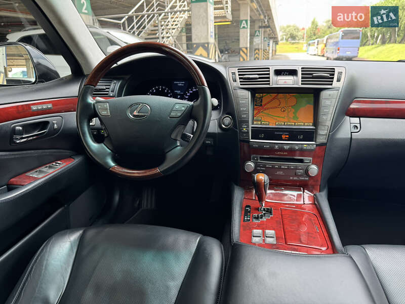 Седан Lexus LS 2012 в Киеве