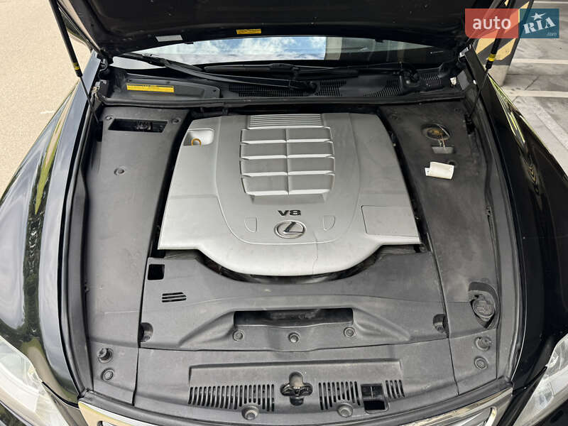 Седан Lexus LS 2012 в Киеве