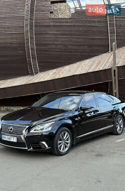 Седан Lexus LS 2013 в 