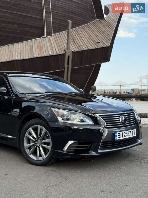 Седан Lexus LS 2013 в Одессе