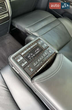Седан Lexus LS 2013 в 