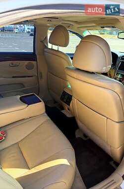 Седан Lexus LS 2009 в 
