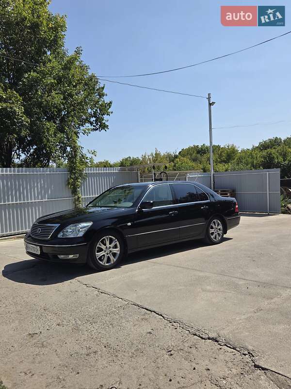 Lexus LS 2004