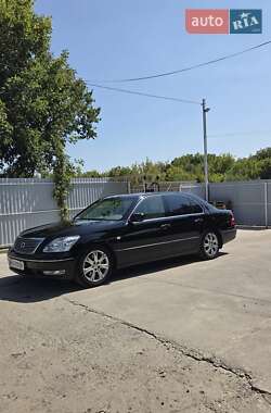 Седан Lexus LS 2004 в  Седан Lexus LS 2004 в