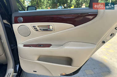 Седан Lexus LS 2007 в 