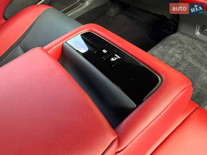 Седан Lexus LS 2022 в Киеве
