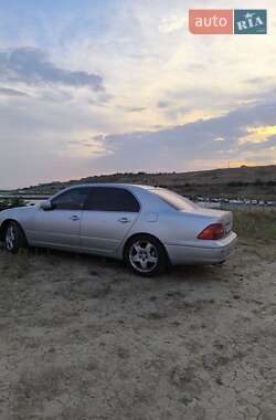 Седан Lexus LS 2002 в 