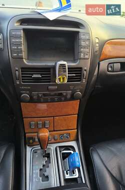 Седан Lexus LS 2002 в 