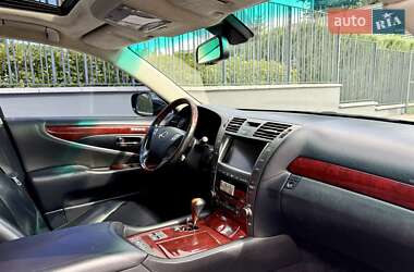 Седан Lexus LS 2009 в 