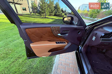 Седан Lexus LS 2018 в 