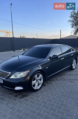 Седан Lexus LS 2007 в 