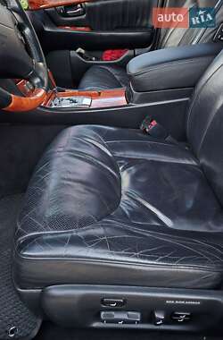 Седан Lexus LS 2004 в 