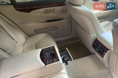 Седан Lexus LS 2011 в 