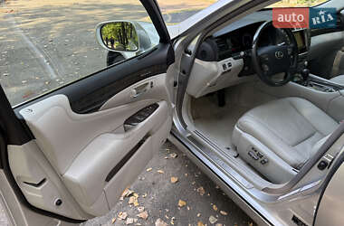 Седан Lexus LS 2011 в 