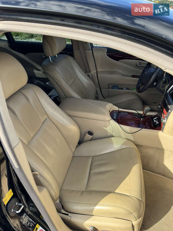 Седан Lexus LS 2007 в Ивано-Франковске