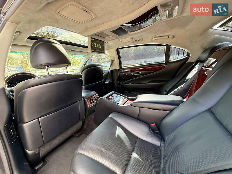 Седан Lexus LS 2009 в Киеве