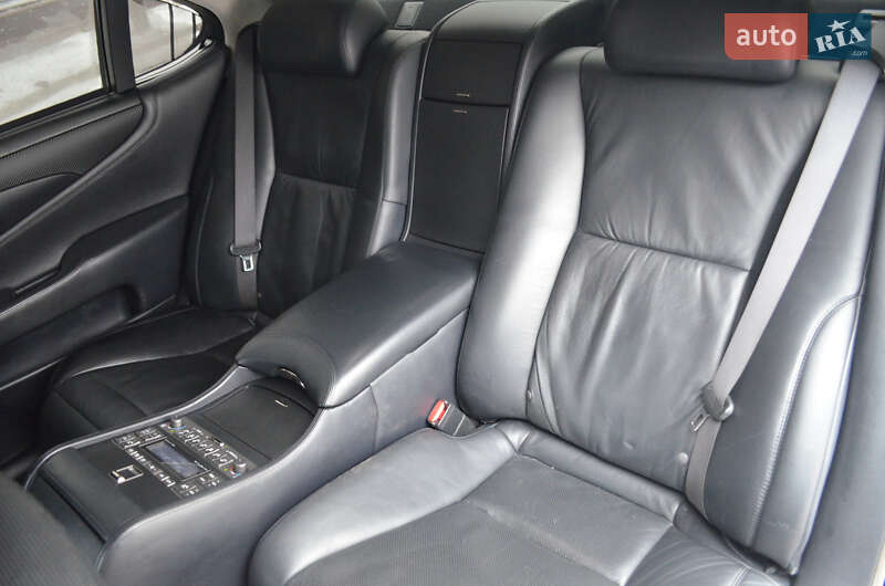 Седан Lexus LS 2007 в Киеве