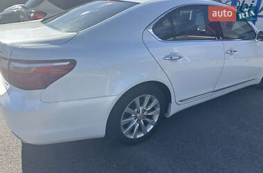 Седан Lexus LS 2011 в 