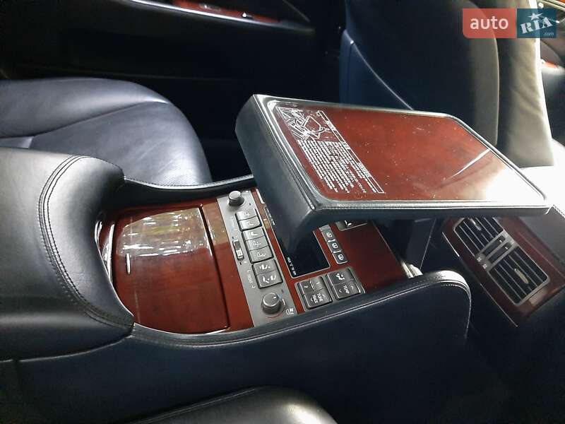 Седан Lexus LS 2007 в Киеве