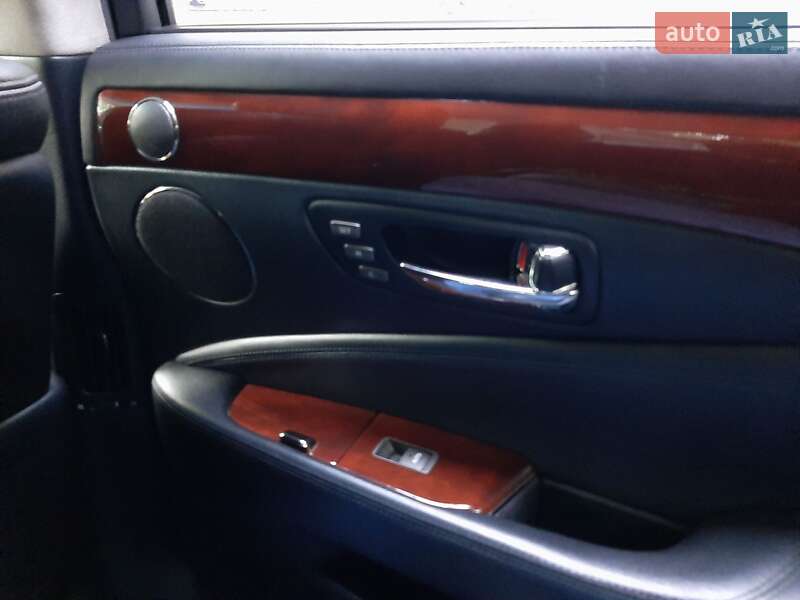 Седан Lexus LS 2007 в Киеве