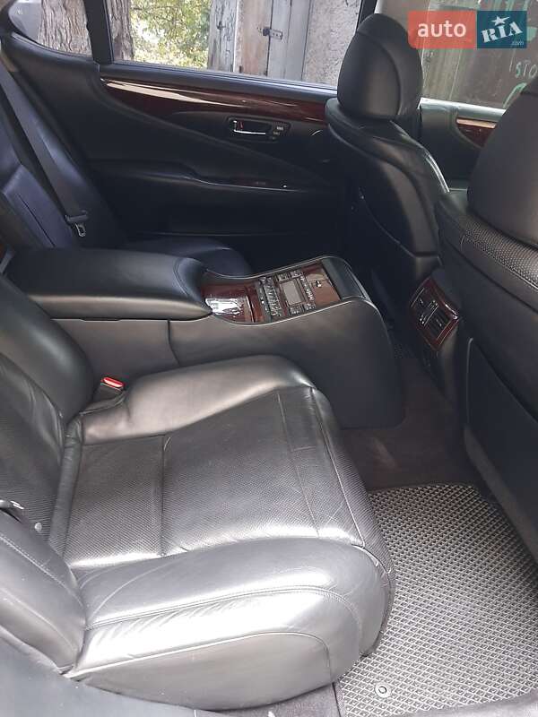 Седан Lexus LS 2007 в Киеве