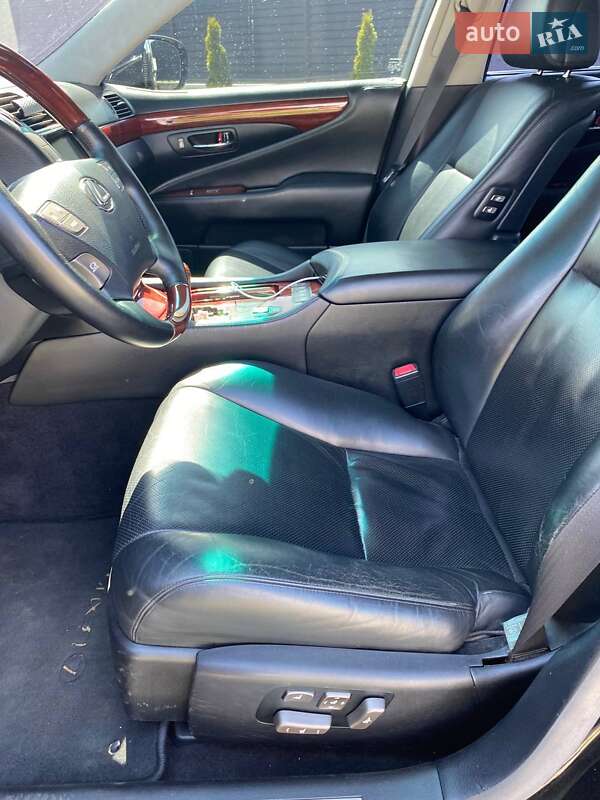 Седан Lexus LS 2008 в Луцьку