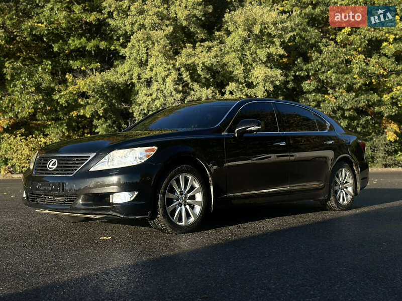 Седан Lexus LS 2010 в Виннице