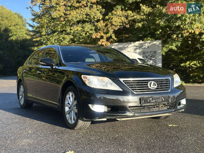 Седан Lexus LS 2010 в Виннице