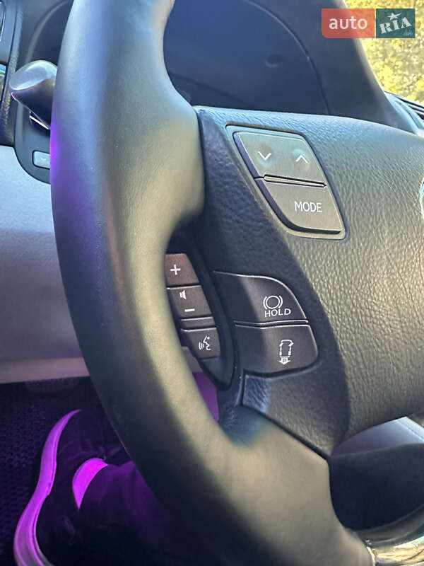 Седан Lexus LS 2010 в Виннице