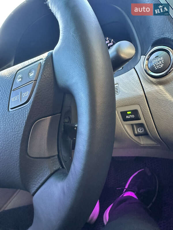 Седан Lexus LS 2010 в Виннице