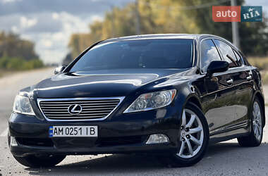 Седан Lexus LS 2008 в Бердичеві