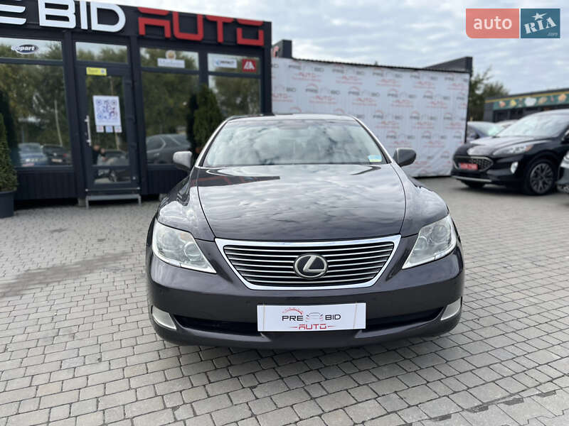 Седан Lexus LS 2007 в Львове