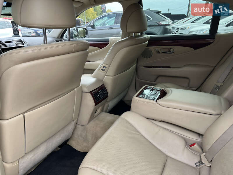 Седан Lexus LS 2007 в Львове