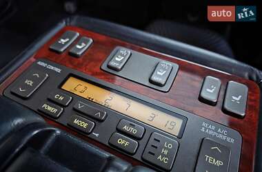 Седан Lexus LS 2005 в 