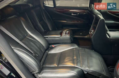 Седан Lexus LS 2012 в 