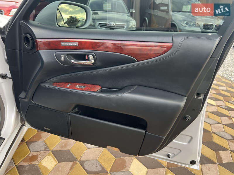 Седан Lexus LS 2010 в Знаменке фото 18 Седан Lexus LS 2010 в Знаменке