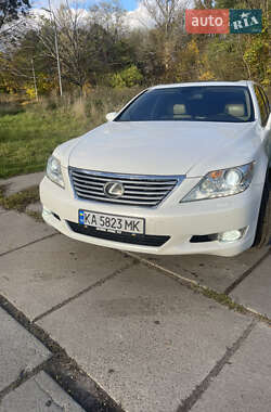 Седан Lexus LS 2010 в Киеве