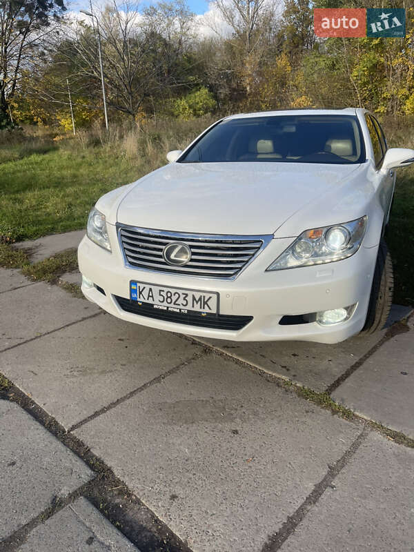 Lexus LS 2010