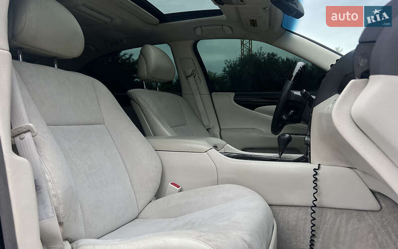Седан Lexus LS 2007 в Львові
