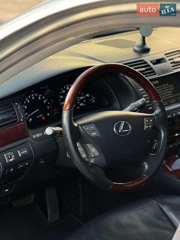 Седан Lexus LS 2007 в Києві