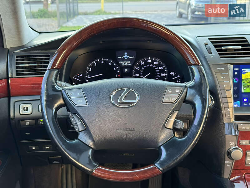 Седан Lexus LS 2007 в Ужгороде