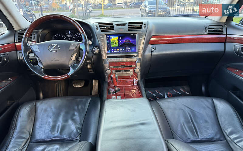 Седан Lexus LS 2007 в Ужгороде