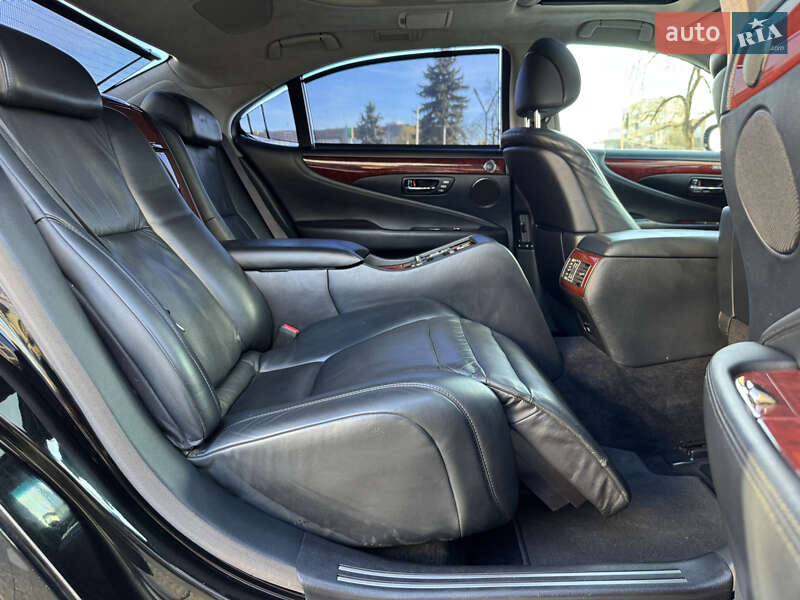 Седан Lexus LS 2007 в Ужгороде