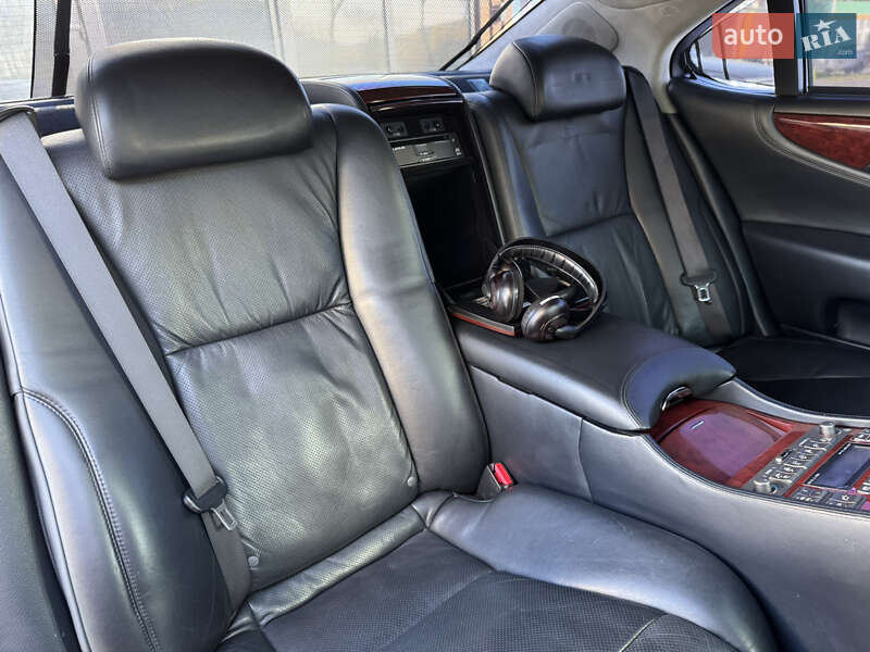 Седан Lexus LS 2007 в Ужгороде